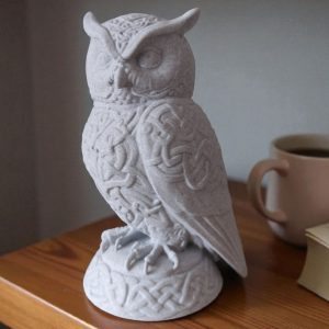 Kelt Örüntülü Baykuş Heykeli — Dijital Zanaat — beton-tas
