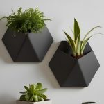 Heksagonal Duvar Saksısı — Geometrik Kabartma Form — geometrik duvar saksısı