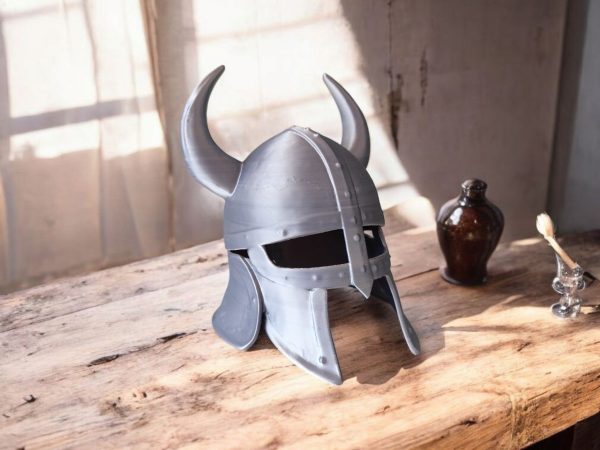 Savaş Geçmişi Olan Viking Miğferi Heykel Objesi — Viking miğferi heykeli — dijital zanaat